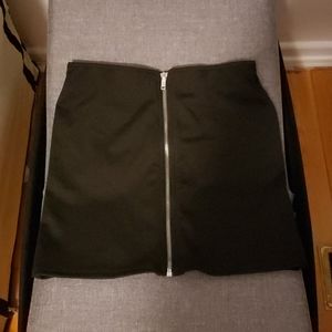 Black zipper skirt